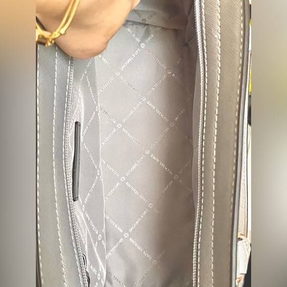 UNUSED MICHAEL Michael Kors Gray Medium Selma Saffiano Leather - Picture 10 of 16